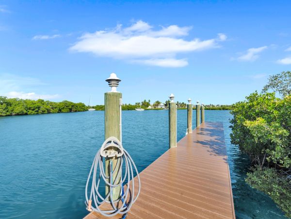 Luxury 5-Bedroom Vacation Rental in Marathon, FL - Private Pool & Dock