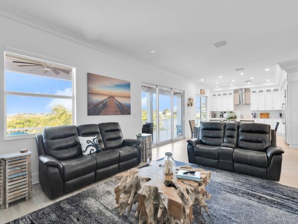 Luxury 5-Bedroom Vacation Rental in Marathon, FL - Private Pool & Dock