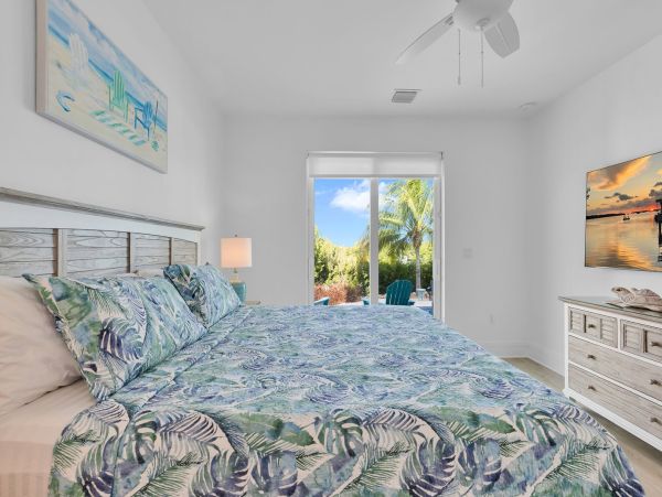 Luxury 5-Bedroom Vacation Rental in Marathon, FL - Private Pool & Dock