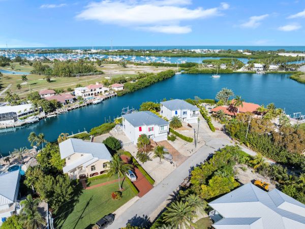 Luxury 5-Bedroom Vacation Rental in Marathon, FL - Private Pool & Dock