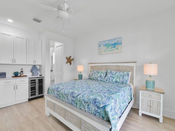 Luxury 5-Bedroom Vacation Rental in Marathon, FL - Private Pool & Dock