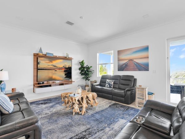 Luxury 5-Bedroom Vacation Rental in Marathon, FL - Private Pool & Dock