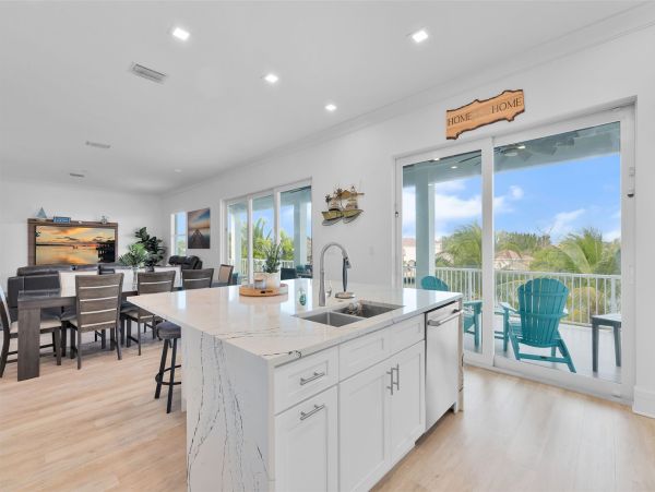 Luxury 5-Bedroom Vacation Rental in Marathon, FL - Private Pool & Dock