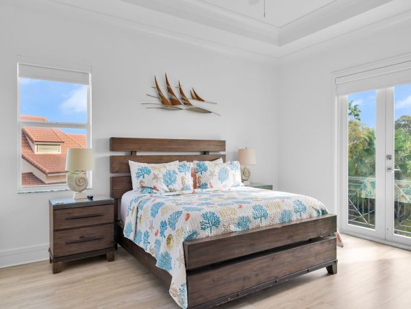Luxury 5-Bedroom Vacation Rental in Marathon, FL - Private Pool & Dock