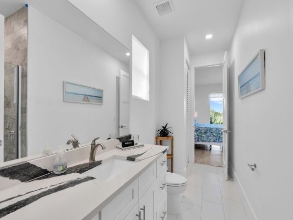 Luxury 5-Bedroom Vacation Rental in Marathon, FL - Private Pool & Dock