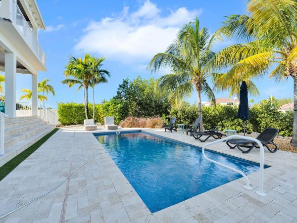 Luxury 5-Bedroom Vacation Rental in Marathon, FL - Private Pool & Dock