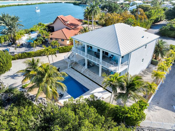 Luxury 5-Bedroom Vacation Rental in Marathon, FL - Private Pool & Dock