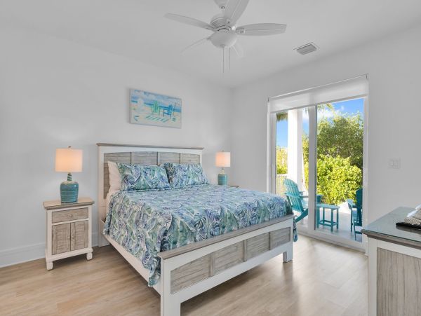Luxury 5-Bedroom Vacation Rental in Marathon, FL - Private Pool & Dock