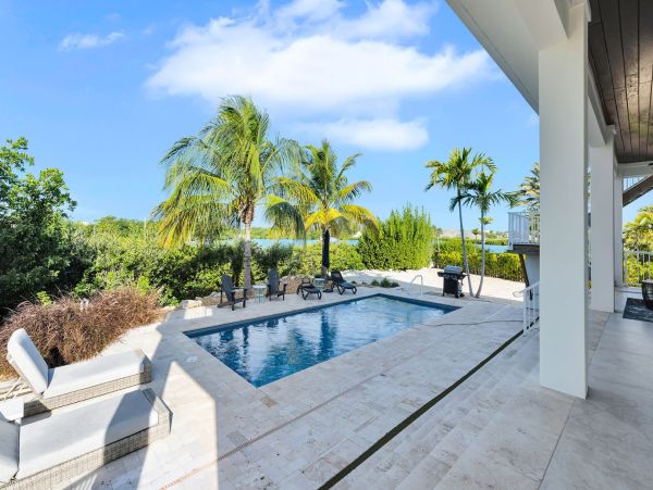 Luxury 5-Bedroom Vacation Rental in Marathon, FL - Private Pool & Dock