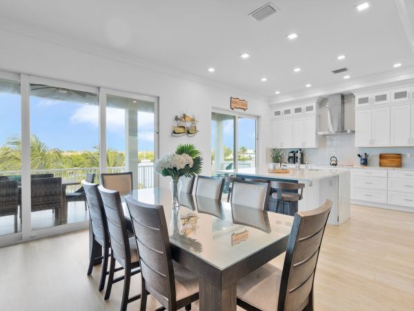 Luxury 5-Bedroom Vacation Rental in Marathon, FL - Private Pool & Dock