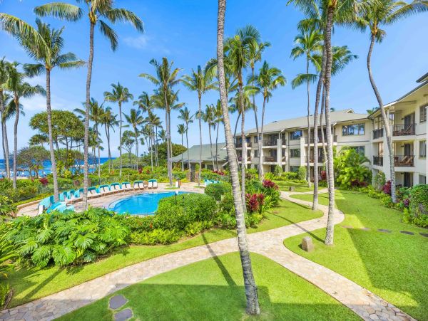 Luxury Bay Condo Oceanfront & Great Amenities