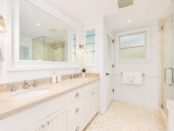Luxury Bay Condo Oceanfront & Great Amenities