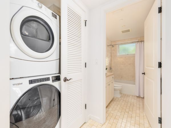 Luxury Bay Condo Oceanfront & Great Amenities