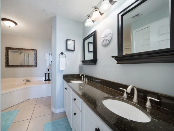 Navarre Beach Vacation Rental - Gulf Front Condo with Pool & Beach Service