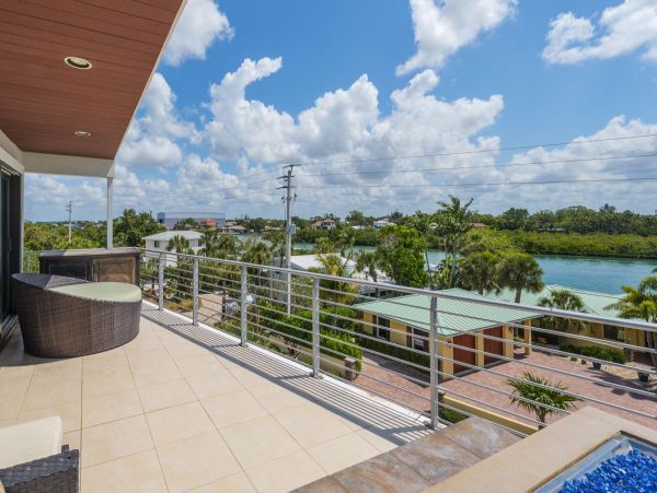 Luxurious Casey Key Vacation Rental - Beachfront Home 6-Bedroom