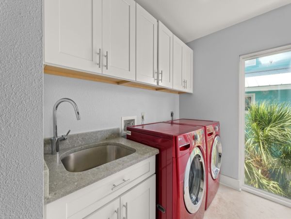 Luxurious Casey Key Vacation Rental - Beachfront Home 6-Bedroom