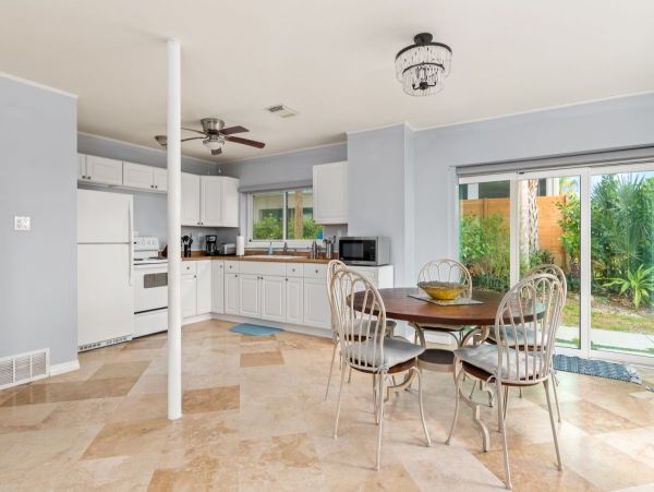 Luxurious Casey Key Vacation Rental - Beachfront Home 6-Bedroom