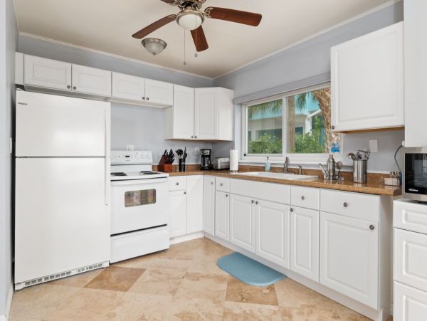 Luxurious Casey Key Vacation Rental - Beachfront Home 6-Bedroom
