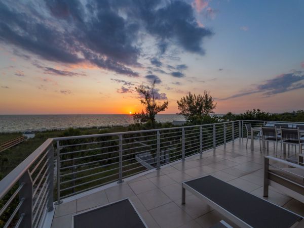 Luxurious Casey Key Vacation Rental - Beachfront Home 6-Bedroom