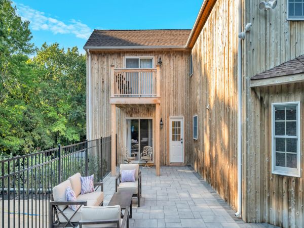 Sag Harbor Luxury Vacation Rental - Hamptons Retreat with Pool & Courts