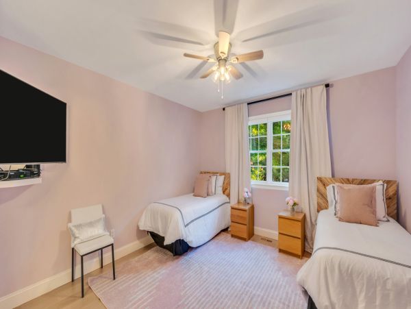 Sag Harbor Luxury Vacation Rental - Hamptons Retreat with Pool & Courts