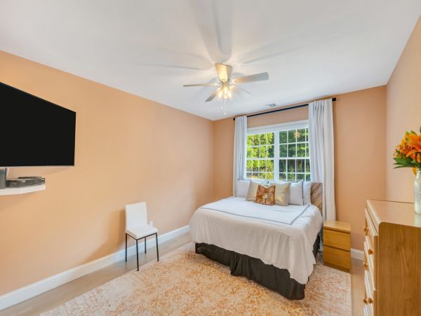 Sag Harbor Luxury Vacation Rental - Hamptons Retreat with Pool & Courts