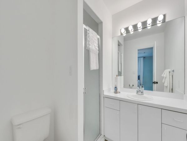 Sag Harbor Luxury Vacation Rental - Hamptons Retreat with Pool & Courts
