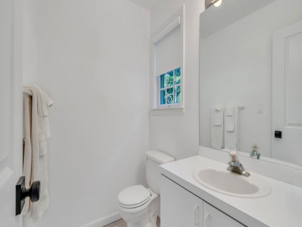 Sag Harbor Luxury Vacation Rental - Hamptons Retreat with Pool & Courts