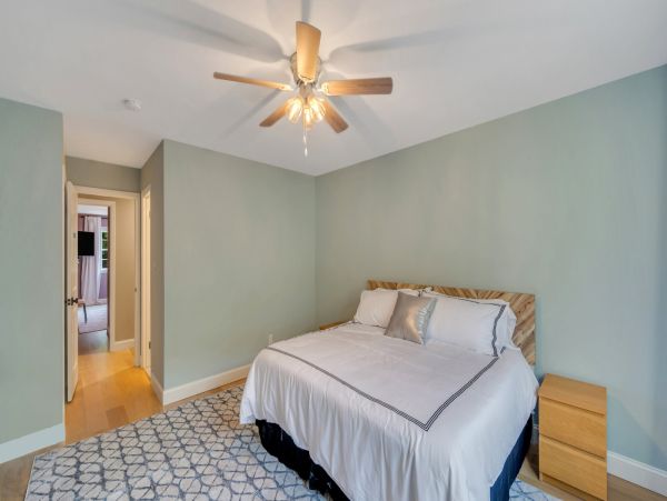Sag Harbor Luxury Vacation Rental - Hamptons Retreat with Pool & Courts