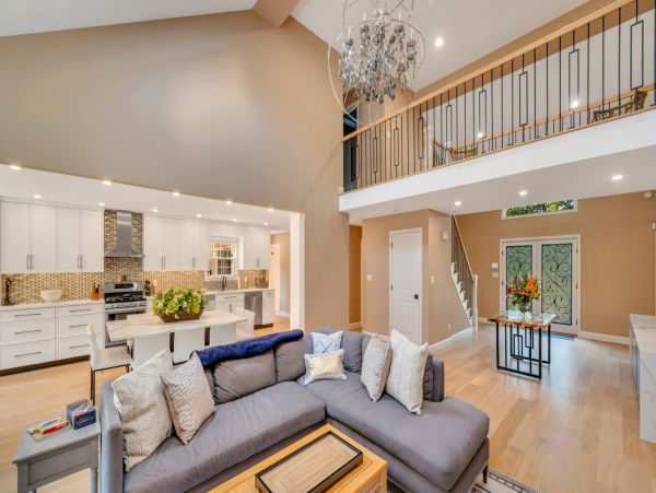 Sag Harbor Luxury Vacation Rental - Hamptons Retreat with Pool & Courts