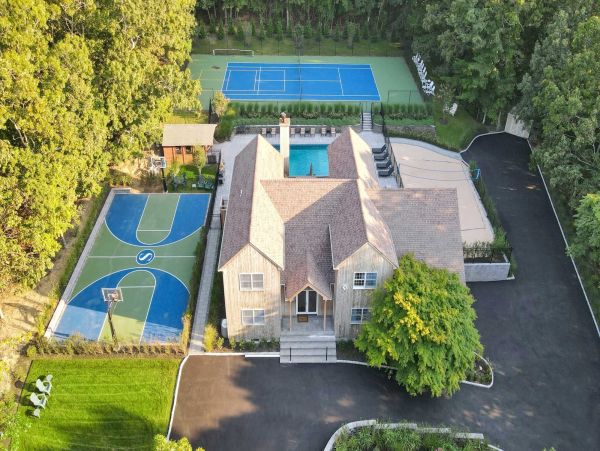 Sag Harbor Luxury Vacation Rental - Hamptons Retreat with Pool & Courts