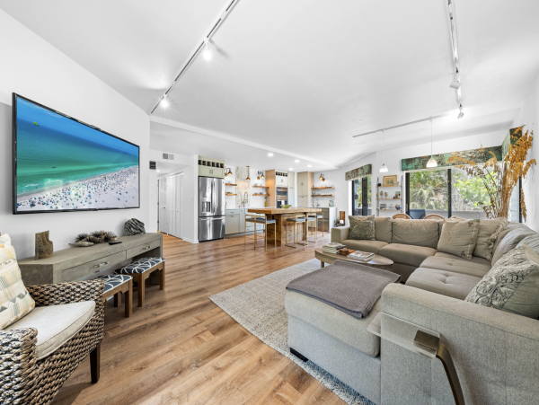Siesta Key Beach Vacation Condo On Beach Three Bedrooms Walk to Village
