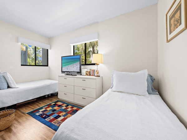 Siesta Key Beach Vacation Condo On Beach Three Bedrooms Walk to Village