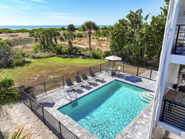 Siesta Key Beach Vacation Condo On Beach Three Bedrooms Walk to Village