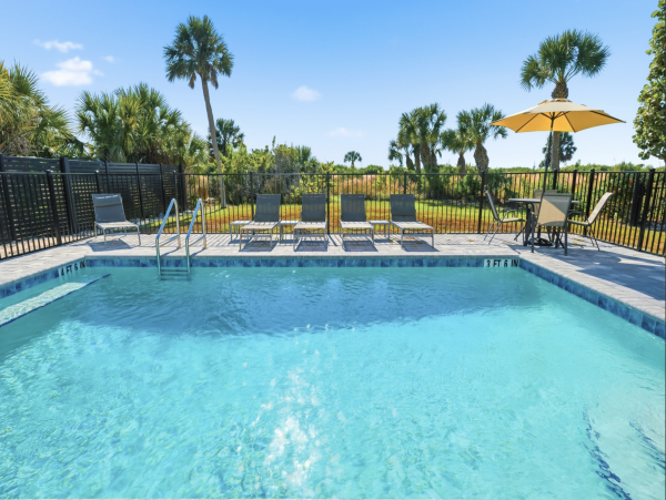 Siesta Key Beach Vacation Condo On Beach Three Bedrooms Walk to Village
