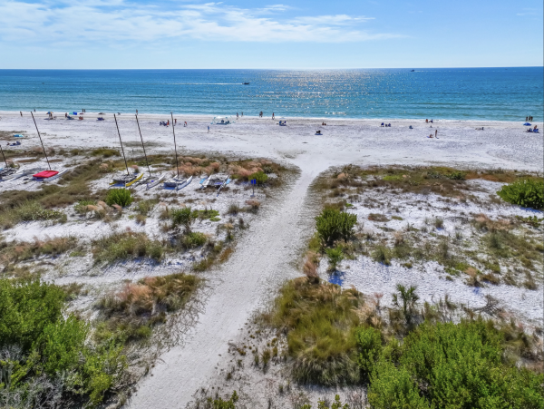 Siesta Key Beach Vacation Condo On Beach Three Bedrooms Walk to Village