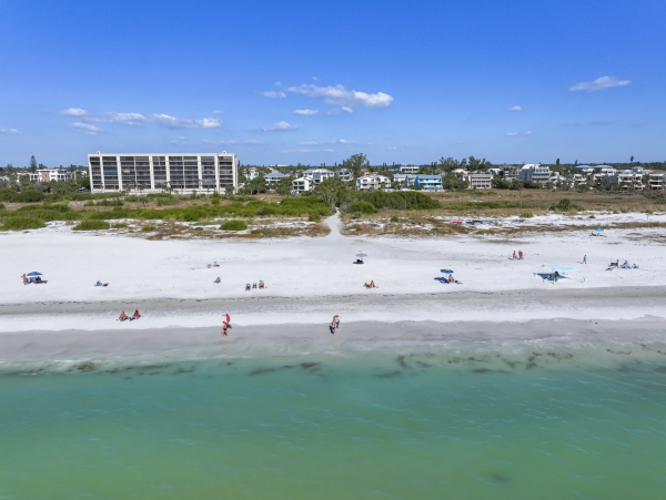 Siesta Key Beach Vacation Condo On Beach Three Bedrooms Walk to Village