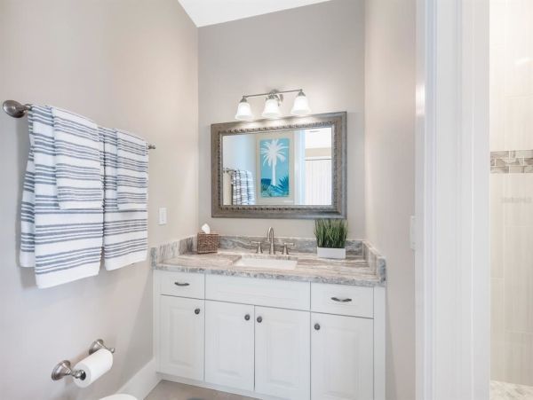 Luxury Waterfront Property in Longboat Key - Your Dream Home Awaits