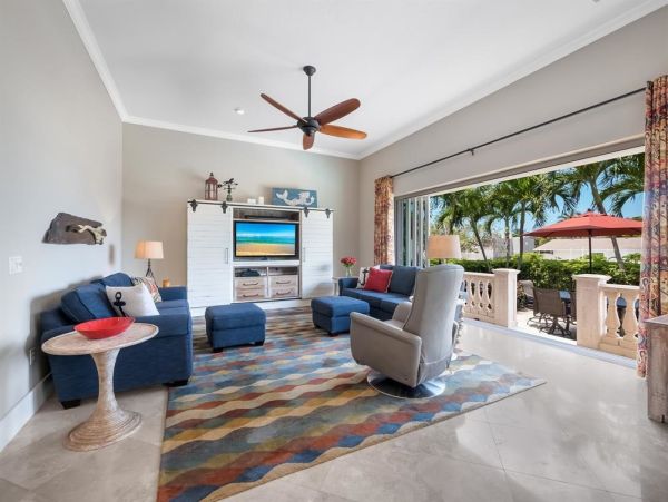Luxury Waterfront Property in Longboat Key - Your Dream Home Awaits