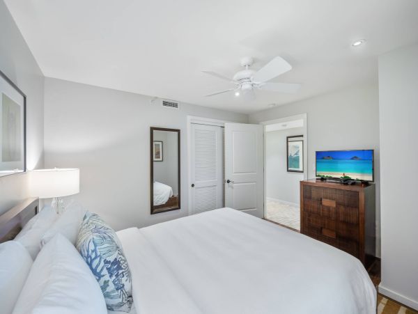 Oahu Three Bedroom Rental Pool Views Ocean, Beach