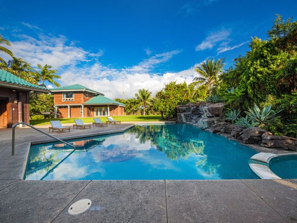 Waianae Beachfront Monthly Rental – Authentic Oahu Vacation Estate