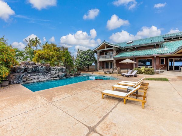 Waianae Beachfront Monthly Rental – Authentic Oahu Vacation Estate