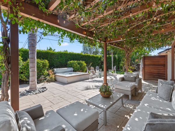 Charming Santa Barbara Home  - Your Perfect Getaway