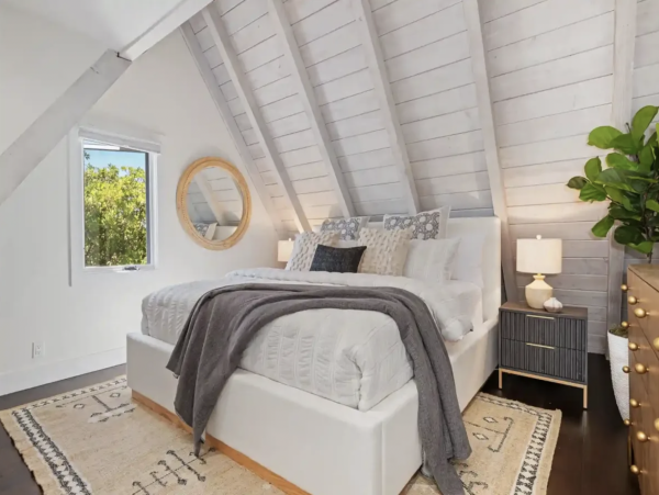 Santa Barbara Five Bedroom Vacation Rental Home Walk to Beach