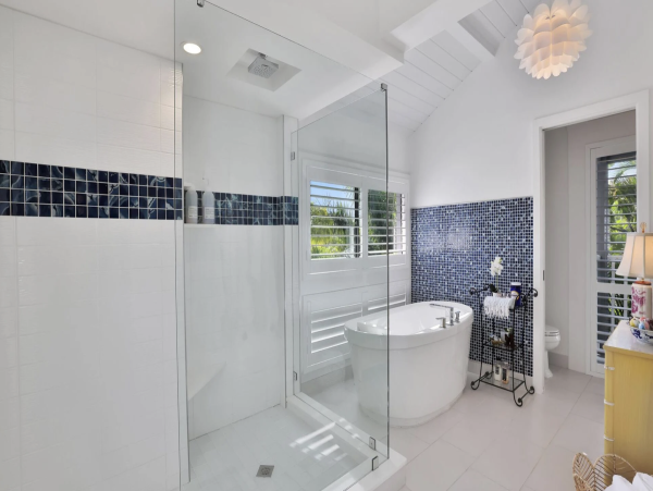 Longboat Key Beach House on Beach Private Pool Three Bedrooms