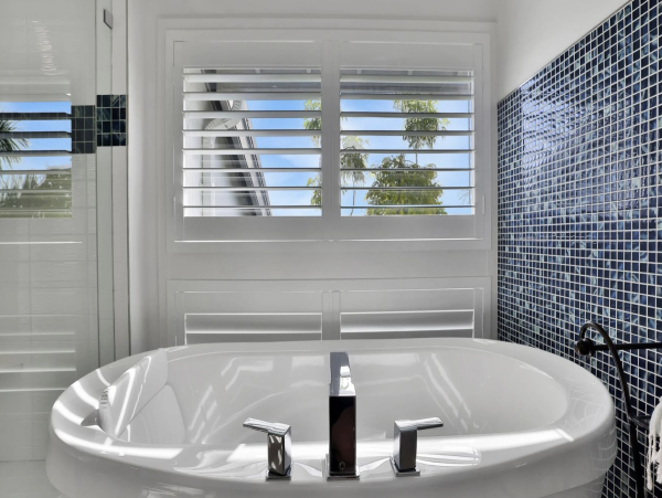 Longboat Key Beach House on Beach Private Pool Three Bedrooms