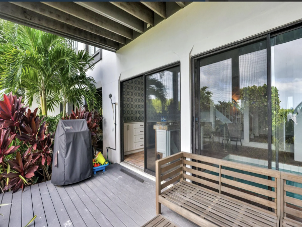 Longboat Key Beach House on Beach Private Pool Three Bedrooms