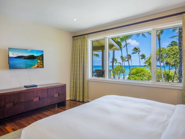 Luxury Oceanfront Villa in Kahuku, Oahu