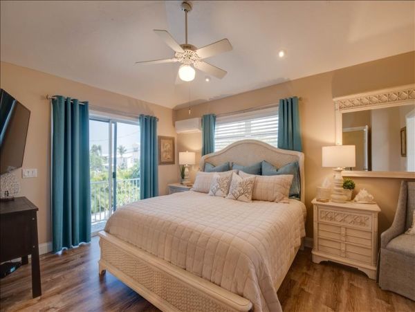 Florida Keys Vacation Rental - Sugarloaf Key Waterfront Home with Pool and Spa