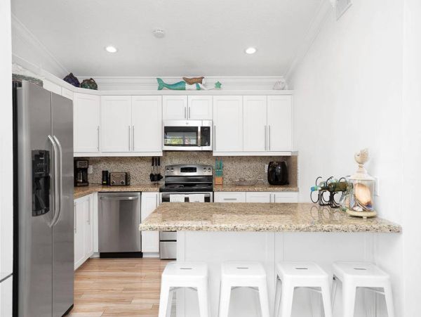 Adorable Waterfront Pool Home in Tavernier, FL - Your Perfect Florida Keys Getaway